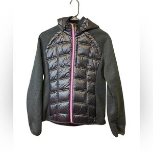 NWOT Black front zip puffer jacket with hood